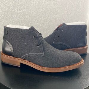 New in box, men’s Kenneth Chukka boots size 12